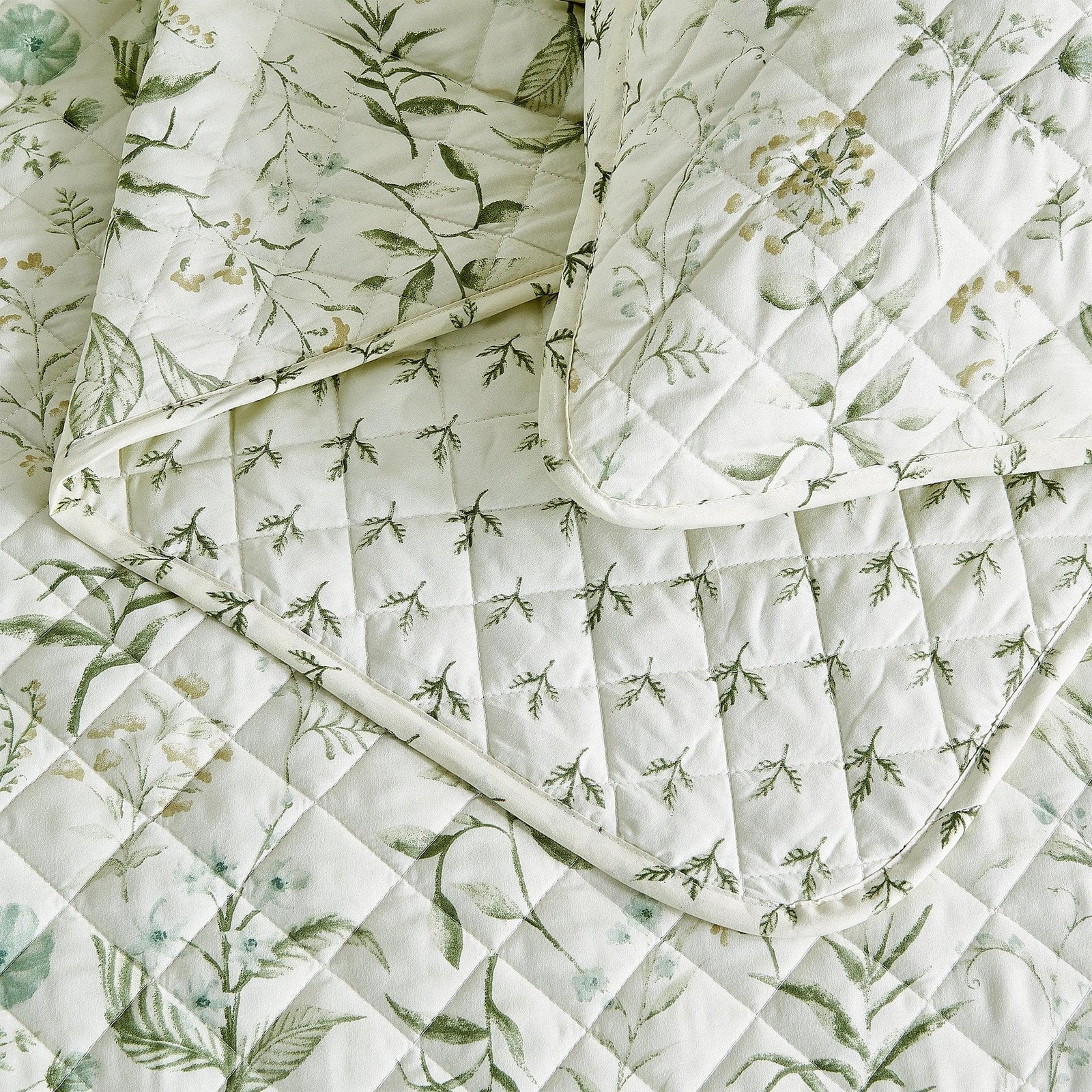 Floral Printed Microfiber Quilt Set - Glyndora Collection