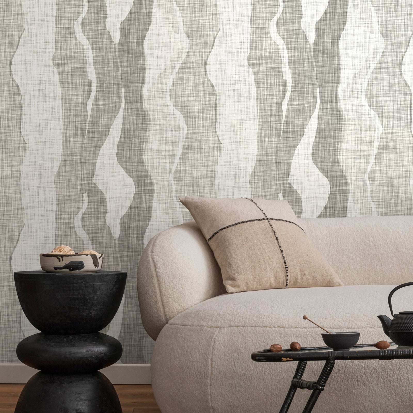 Abstract Wallpaper with Flowing Organic Waves in Grey and White - D798