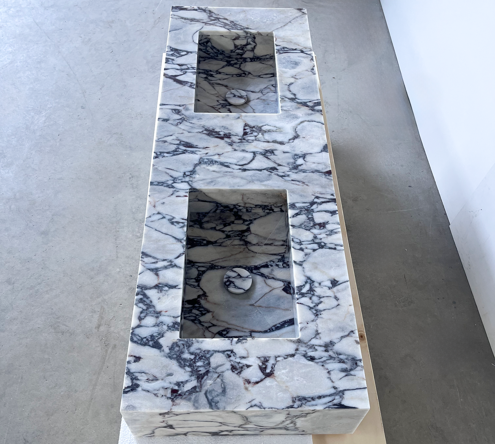 Handcrafted Custom Calacatta Viola Marble Sink (Ns-160)