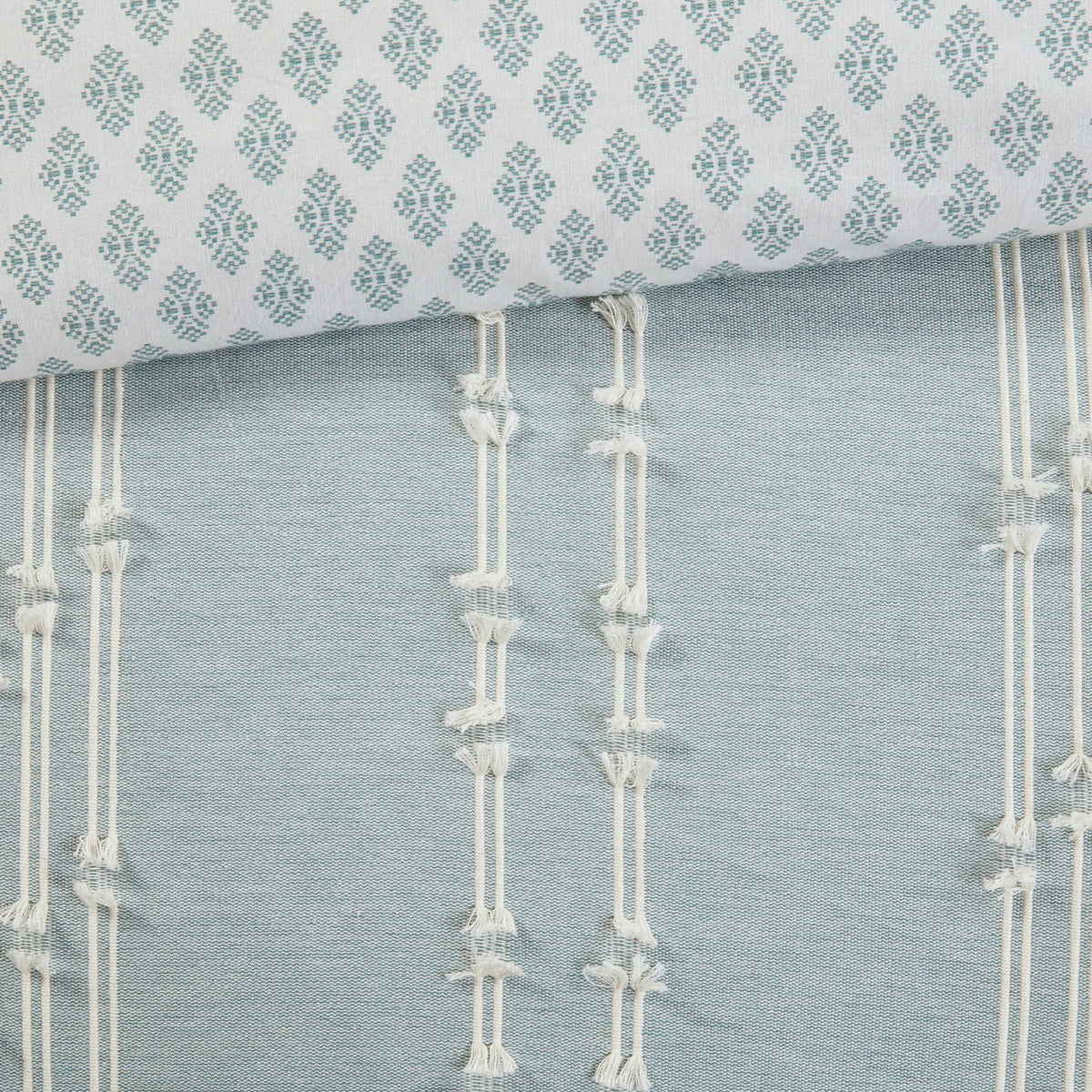 Full/Queen Cotton Jacquard Duvet Cover Set with Reversible Design - Aqua/Ivory