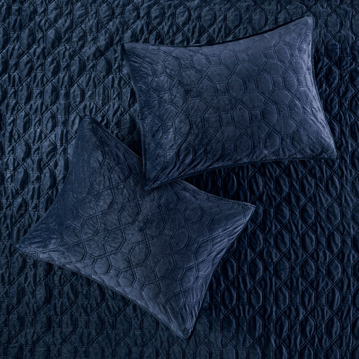 Navy Velvet King/Cal King Quilt Set with Geometric Stitching – 3 Piece