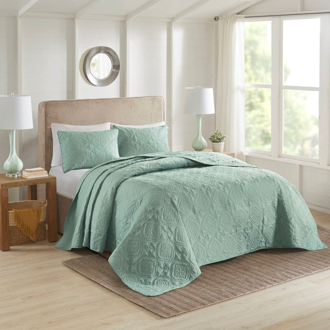 Seafoam Reversible Bedspread Set with Quilted Medallion Design - King/Cal King