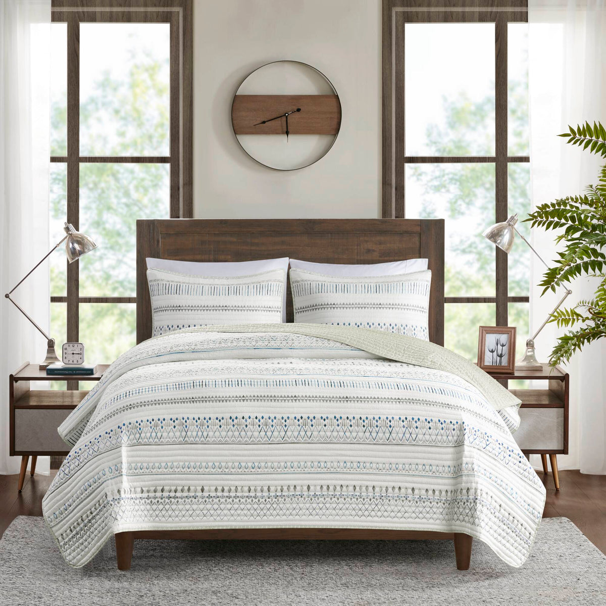 Seersucker Quilt Set with Antimicrobial Finish - Taupe Blue