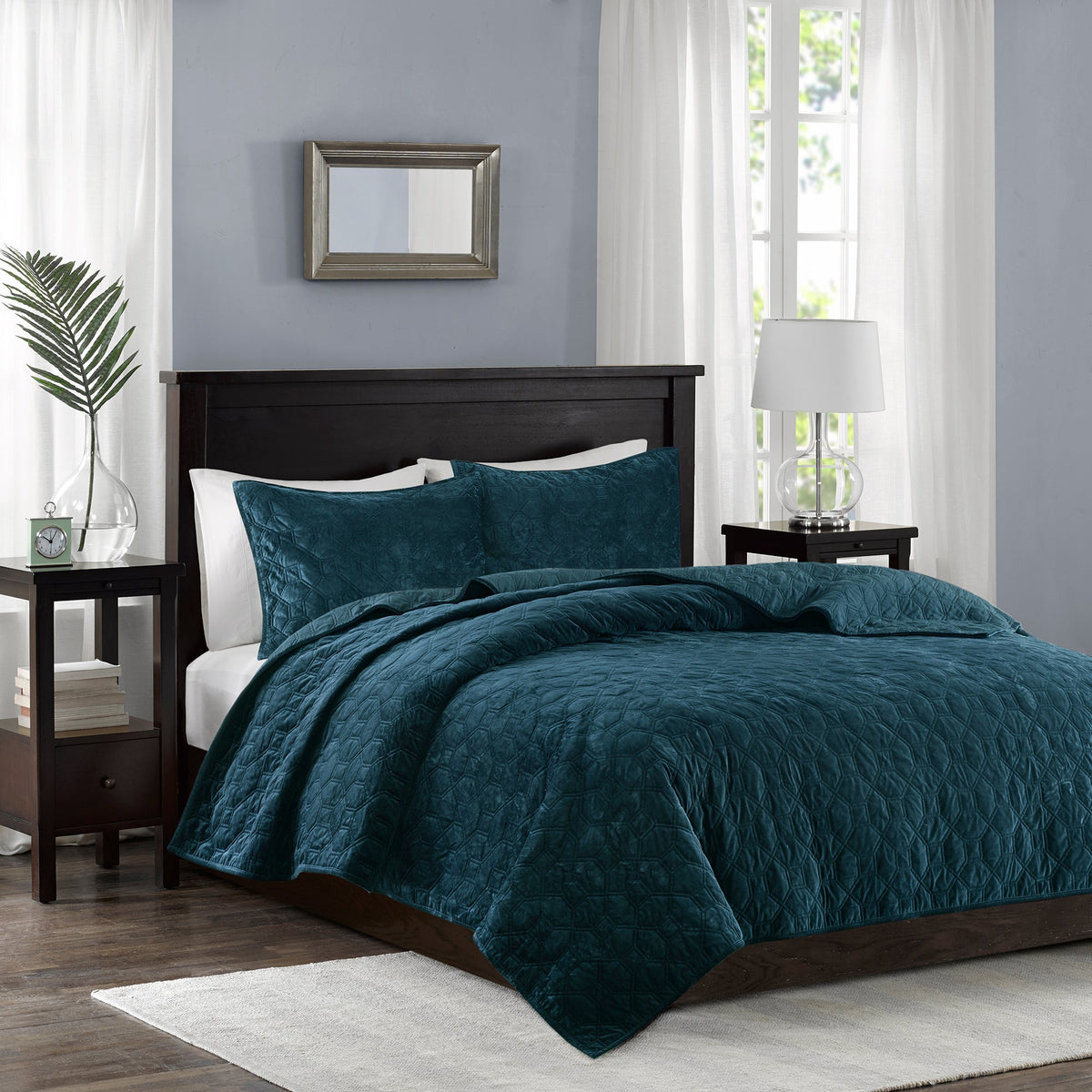 Teal Velvet 3 Piece Quilt Set with Geometric Quilting - Full/Queen