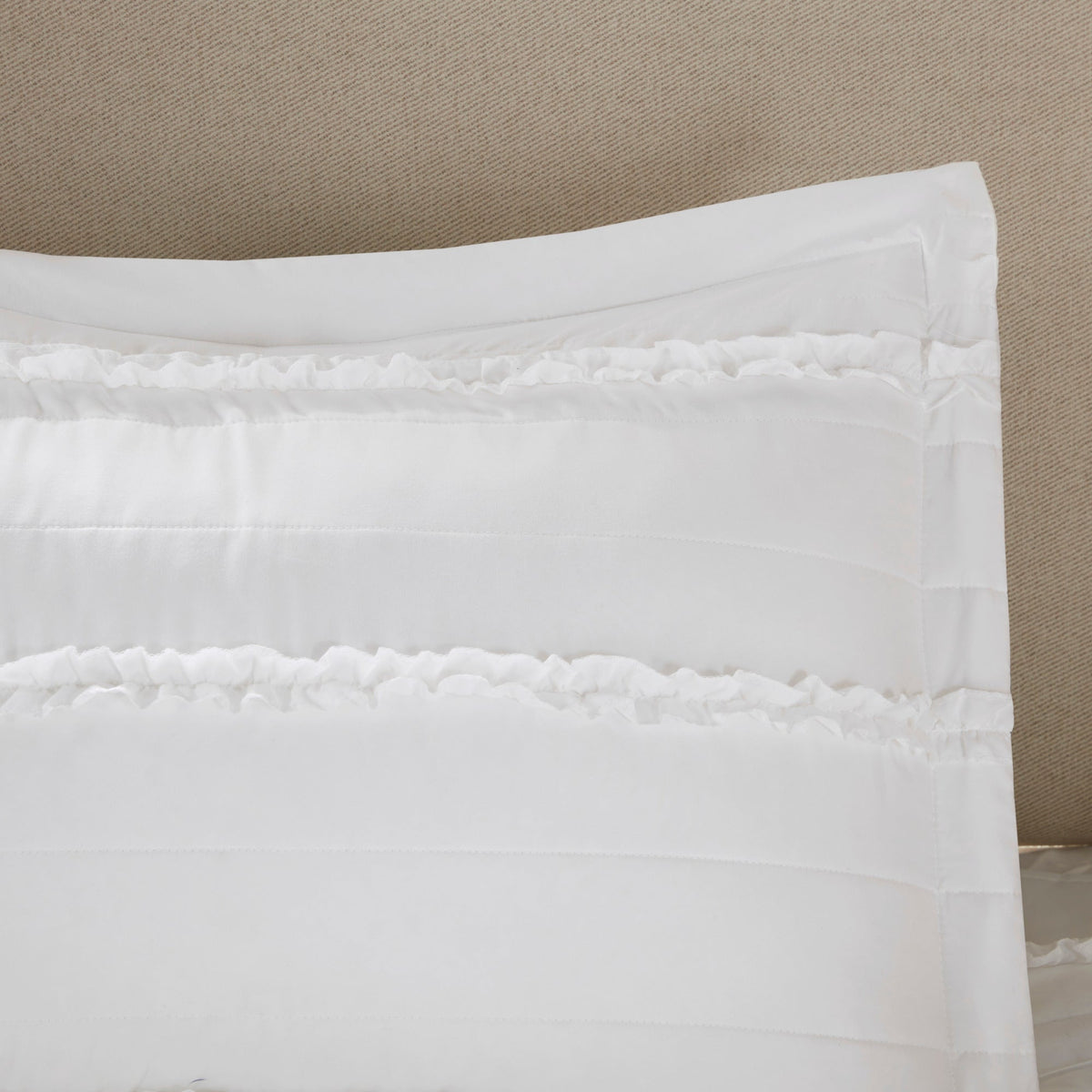 White Reversible Ruffle Quilt Set with Embroidered Throw Pillow - King/Cal King