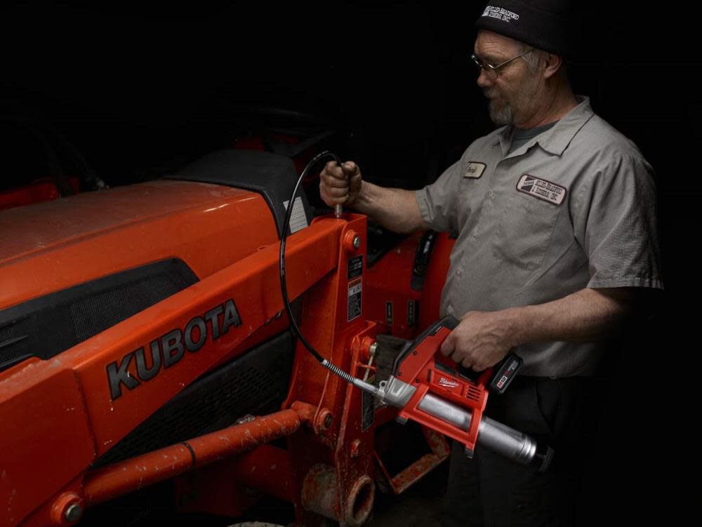 Milwaukee 2446-20 M12 12V Lithium-Ion Cordless Grease Gun (Tool Only)