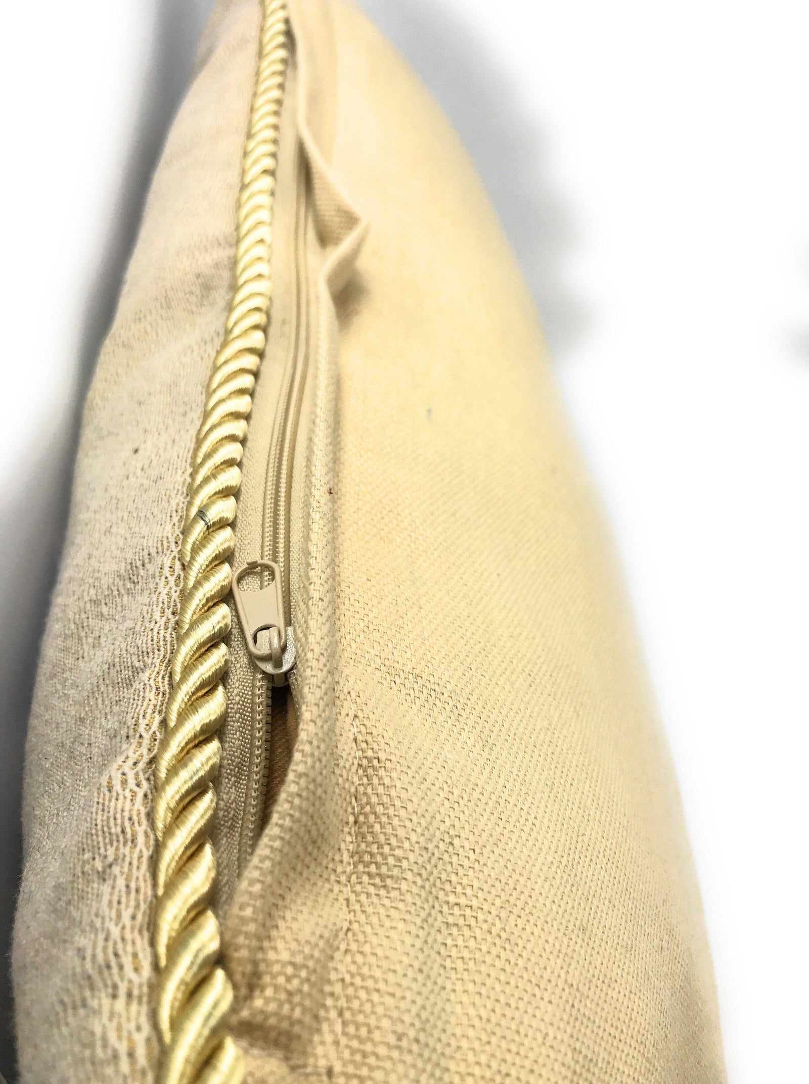 DaDa Bedding Set of 2-Pieces Yellow Apricot Fruits Elegant Tapestry Throw Pillow Covers w/ Inserts - 18