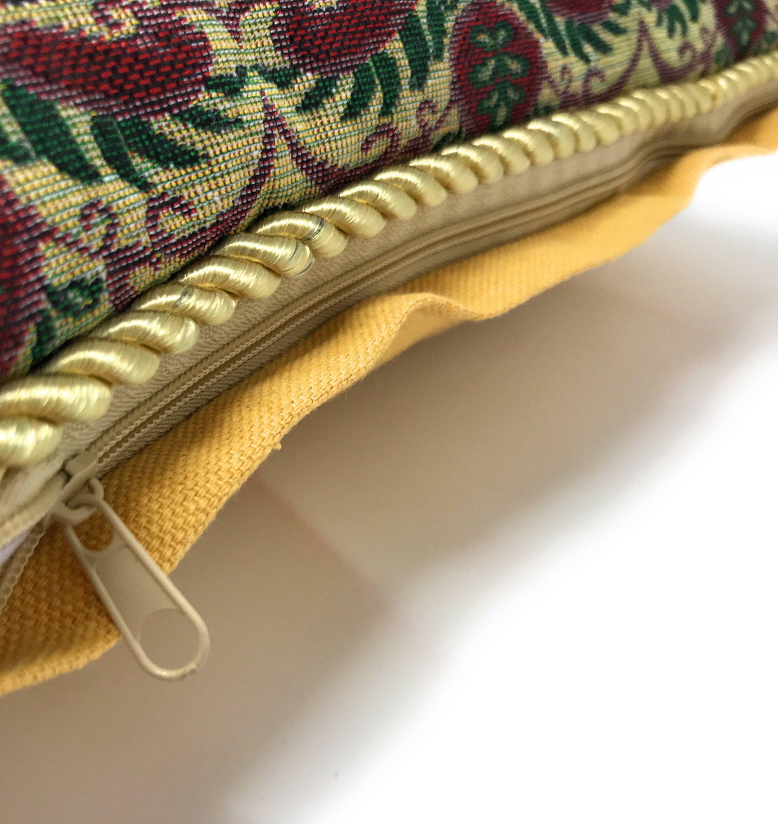 DaDa Bedding Set of 2-Pieces Parade Fruit & Roses Garden Tapestry Throw Pillow Covers w/ Inserts - 18