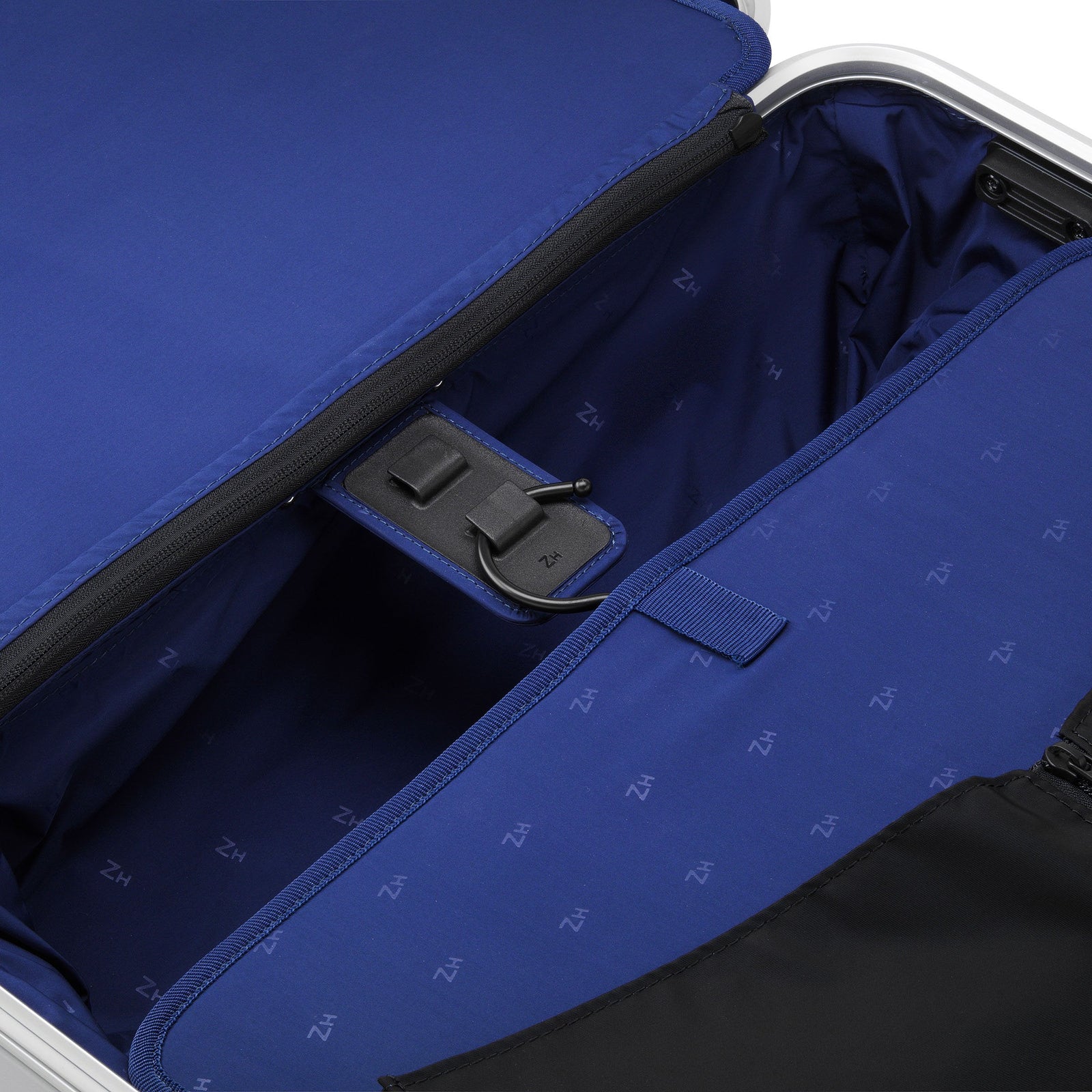 Pursuit Aluminum | International Carry-On Case